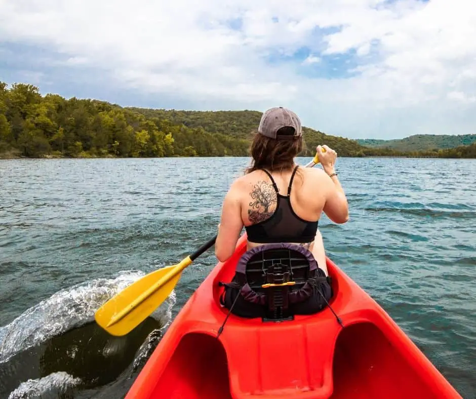 How To Paddle A Kayak Straight?